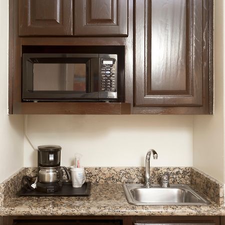 Holiday Inn Express Hotel And Suites Brownsville By Ihg Eksteriør bilde