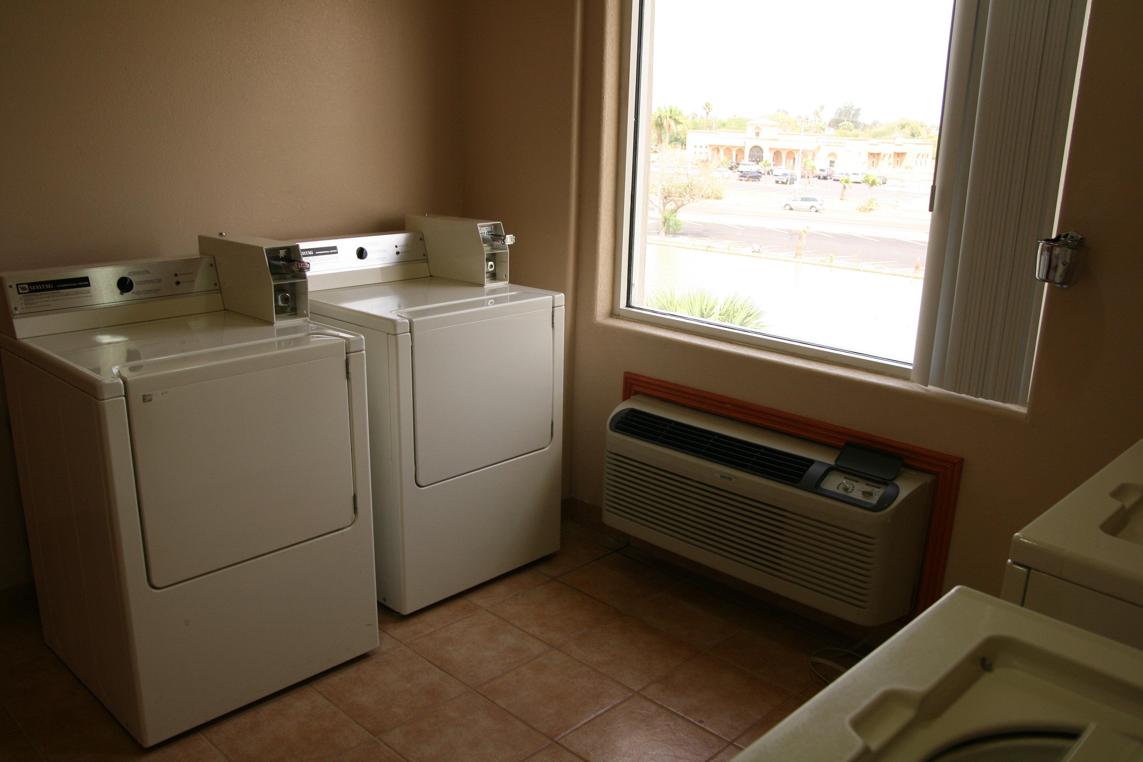 Holiday Inn Express Hotel And Suites Brownsville By Ihg Eksteriør bilde