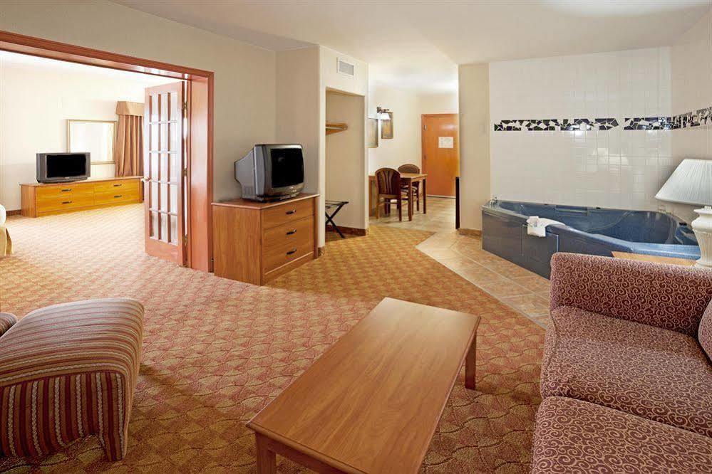 Holiday Inn Express Hotel And Suites Brownsville By Ihg Rom bilde