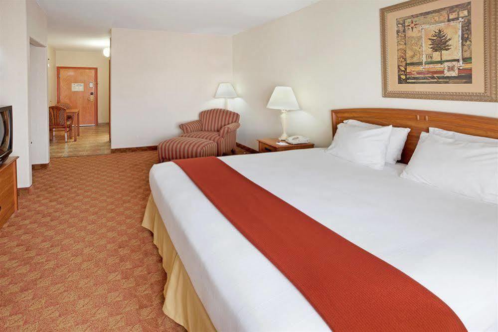 Holiday Inn Express Hotel And Suites Brownsville By Ihg Eksteriør bilde
